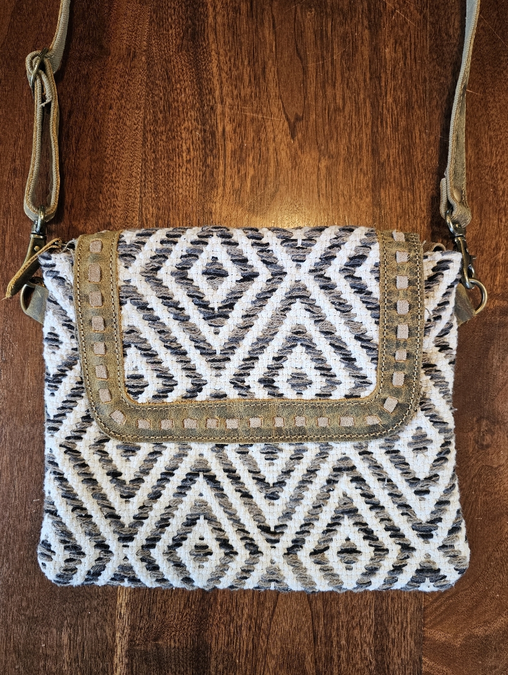 Myra Crossbody Bag